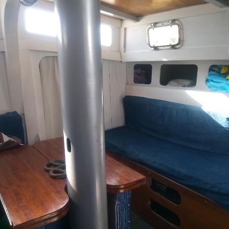 Bateau En Ville Saint Tropez Bagian luar foto
