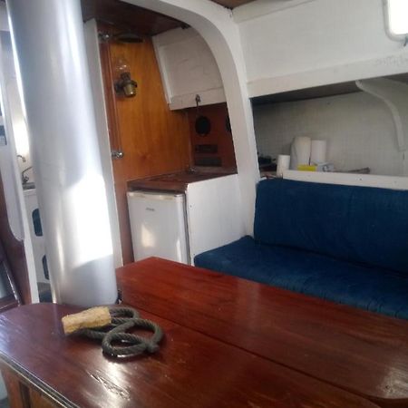 Bateau En Ville Saint Tropez Bagian luar foto