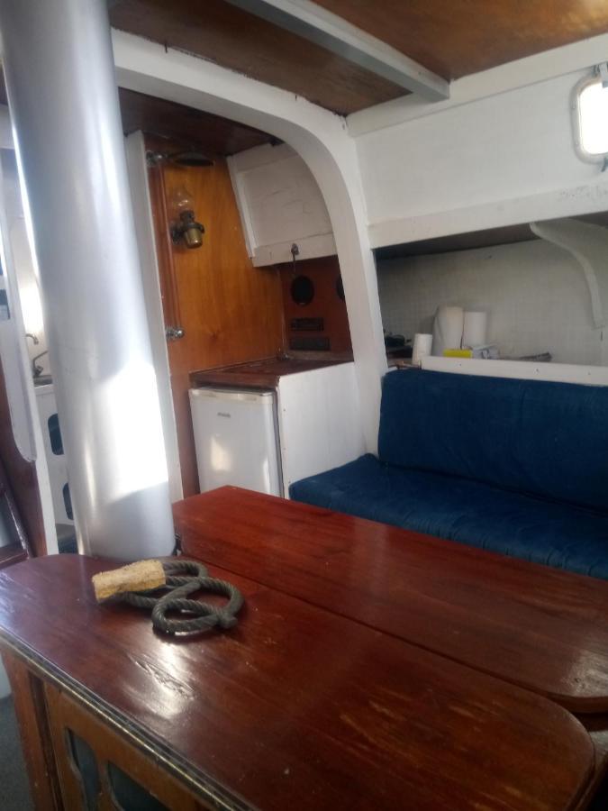 Bateau En Ville Saint Tropez Bagian luar foto